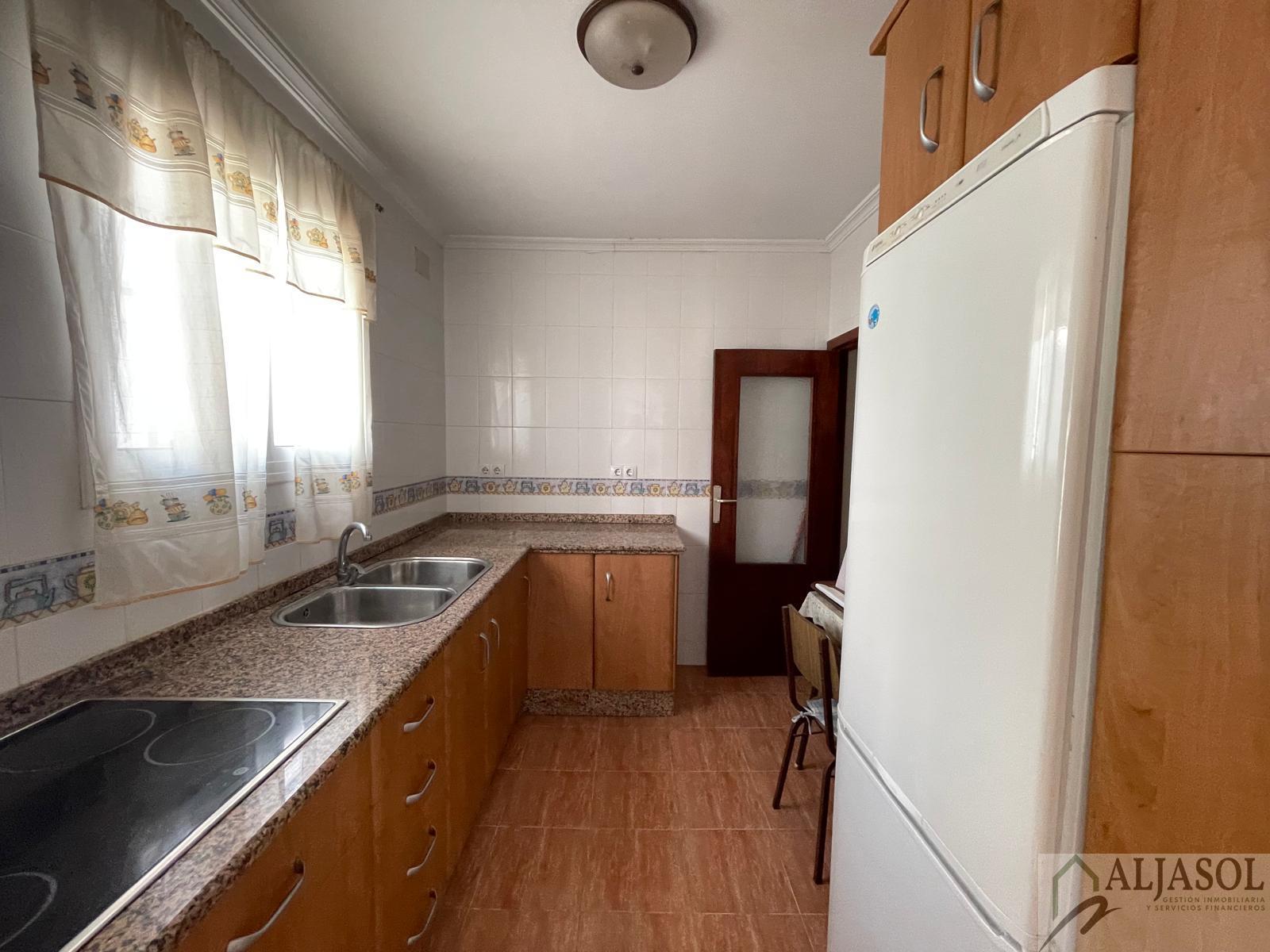 For sale of house in Salteras