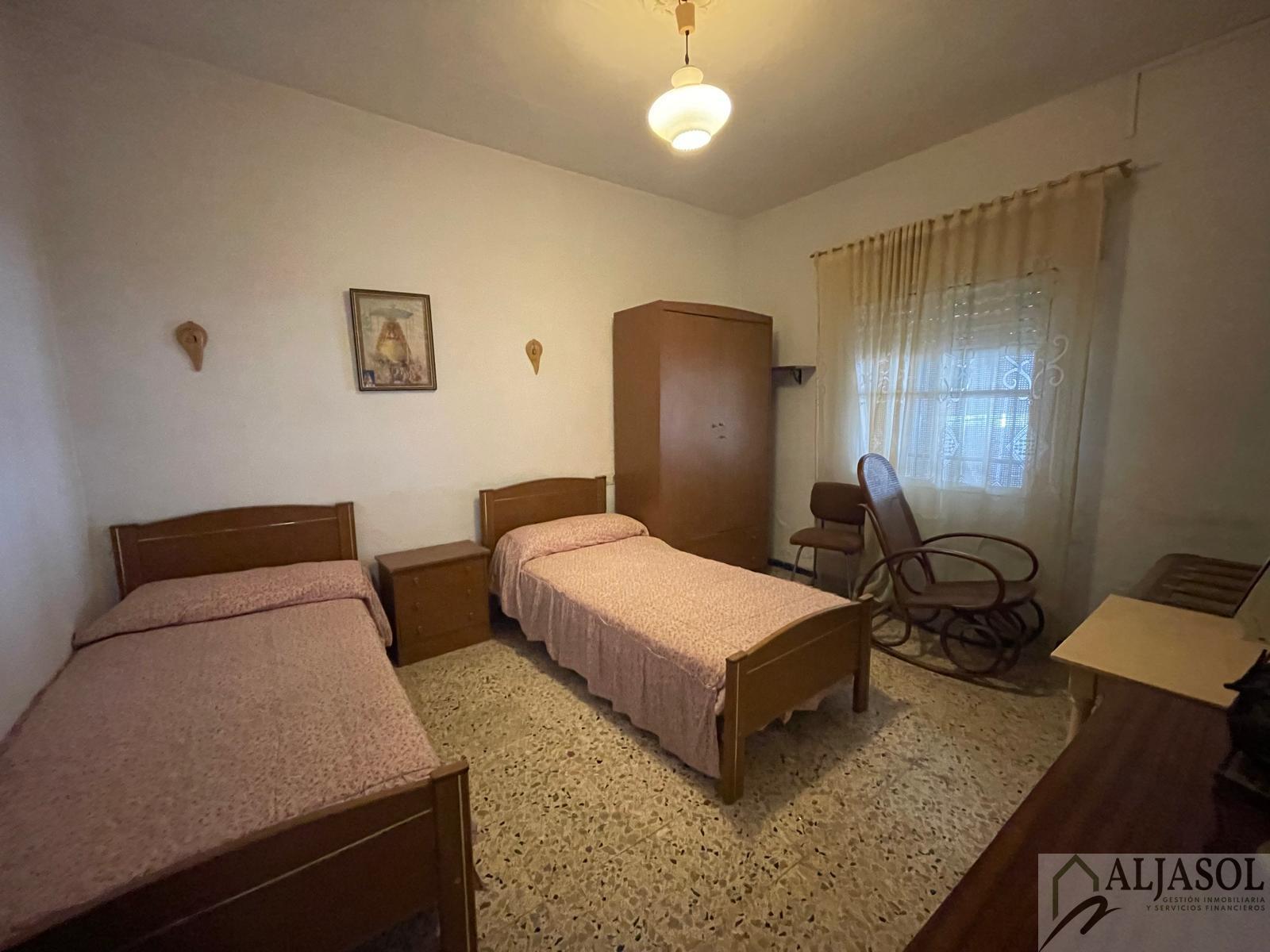 For sale of house in Salteras