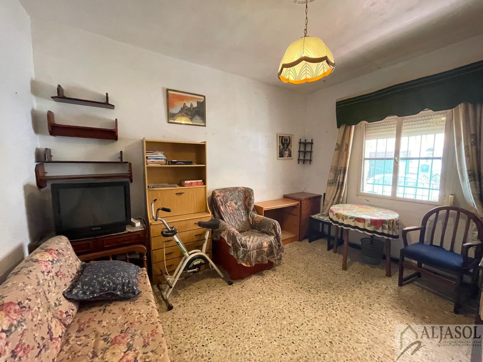 For sale of house in Salteras