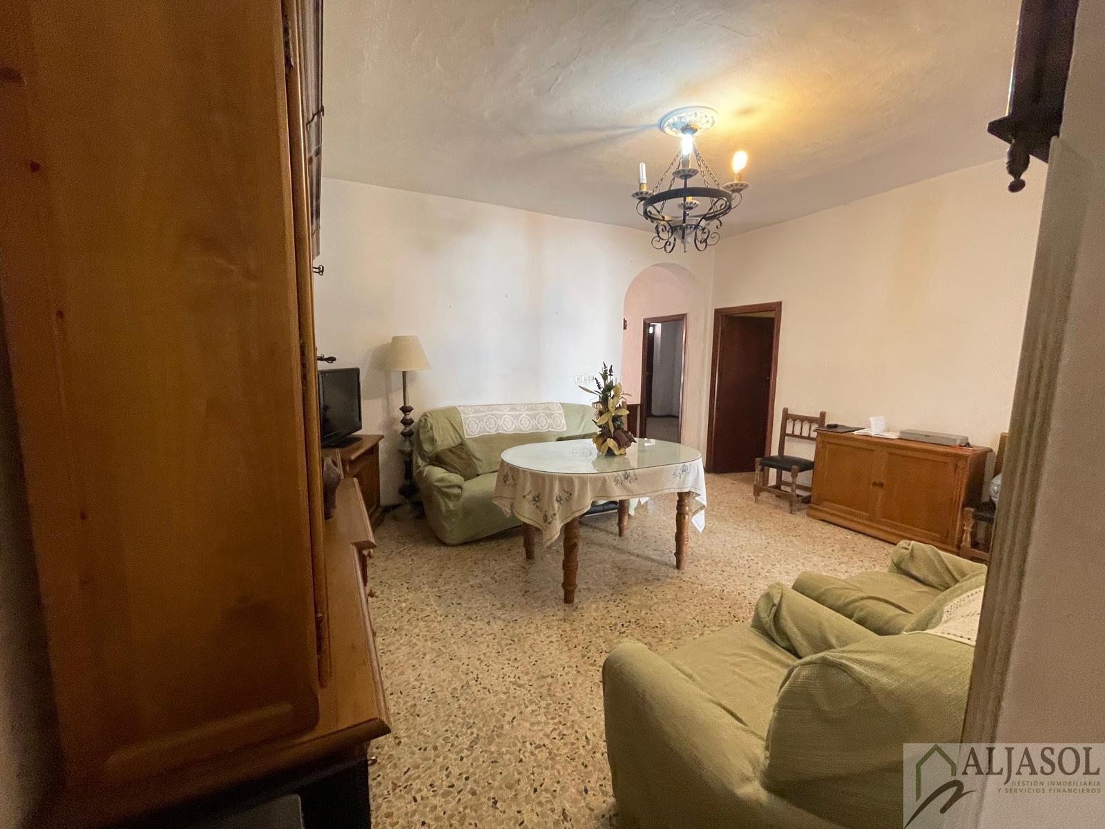 For sale of house in Salteras