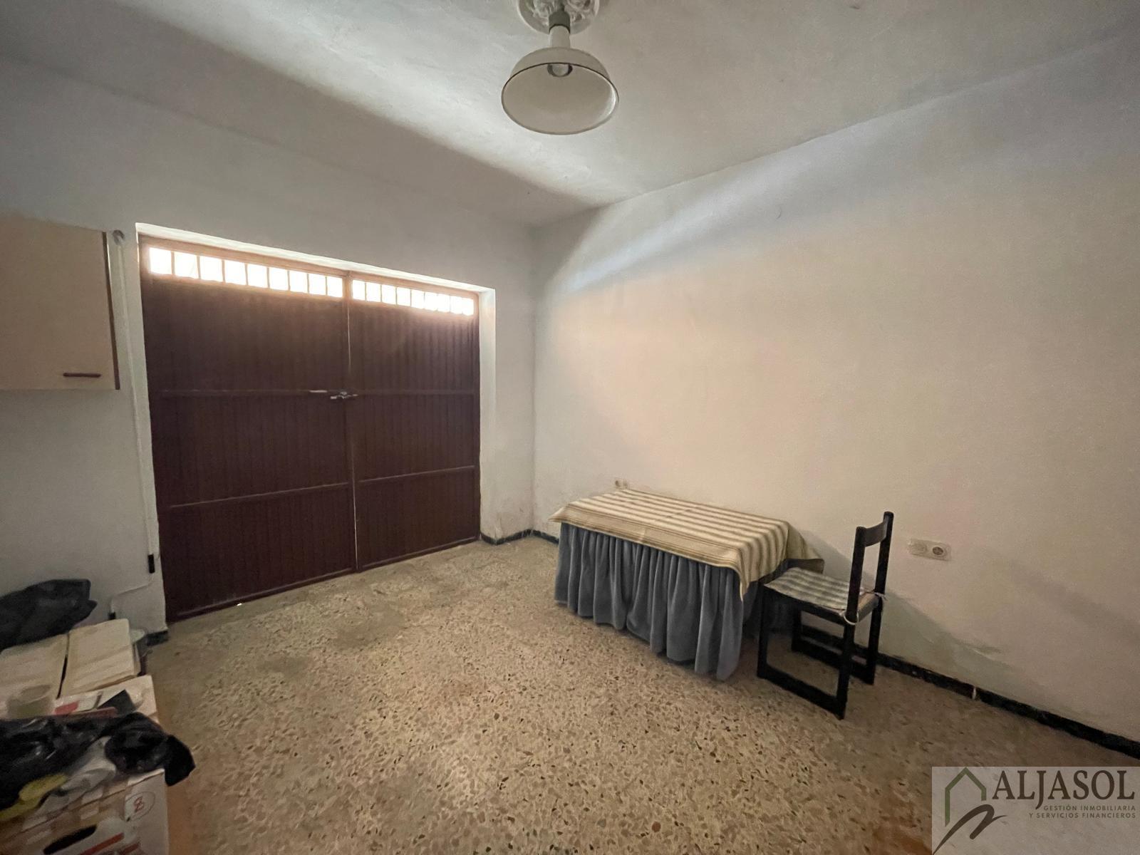 For sale of house in Salteras