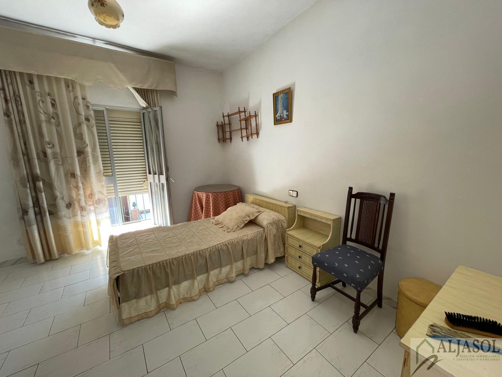 For sale of house in Salteras