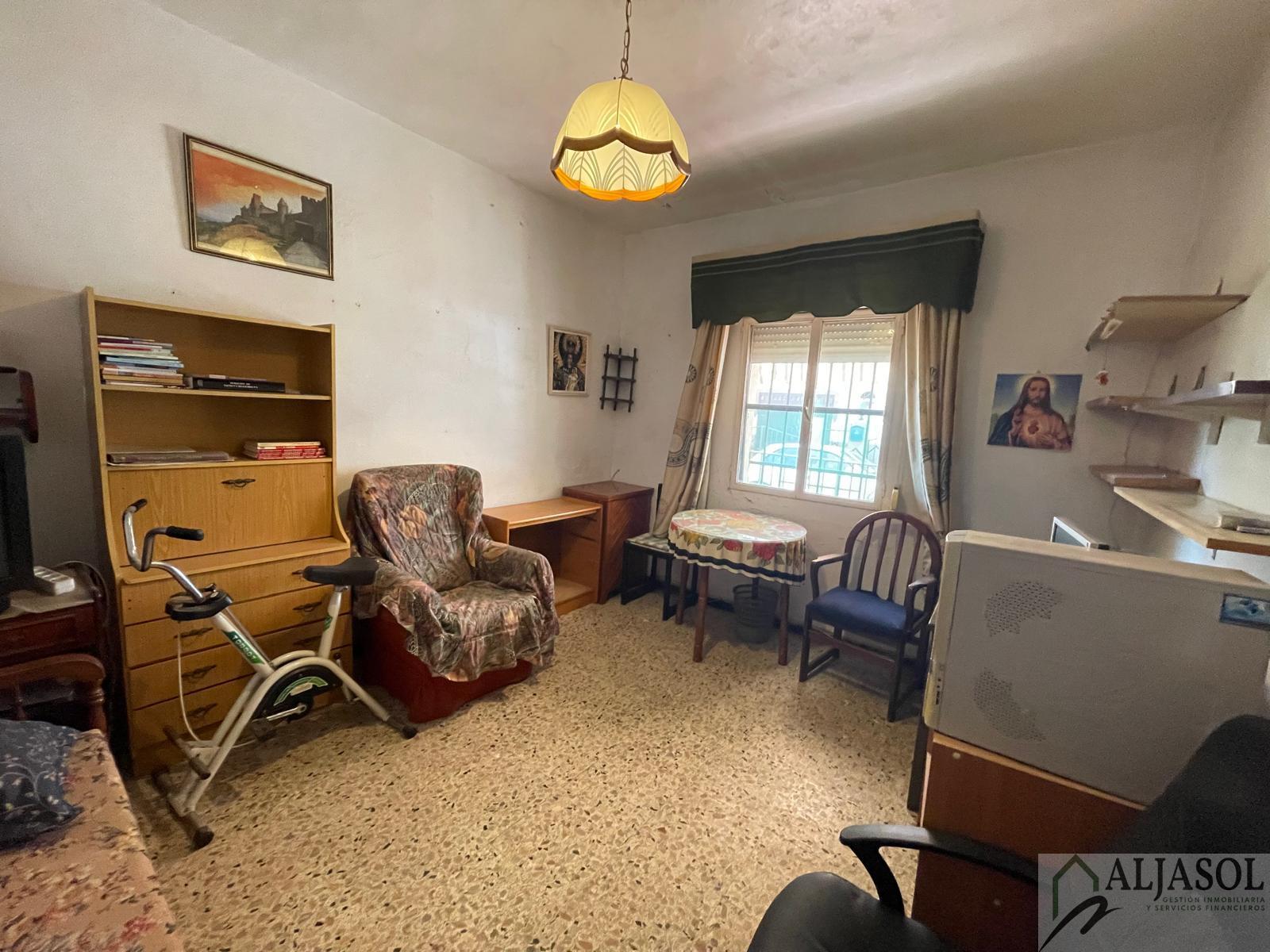 For sale of house in Salteras