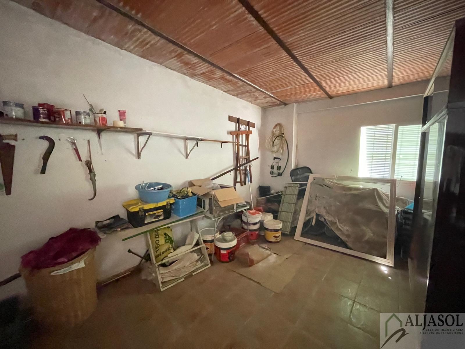 For sale of house in Salteras