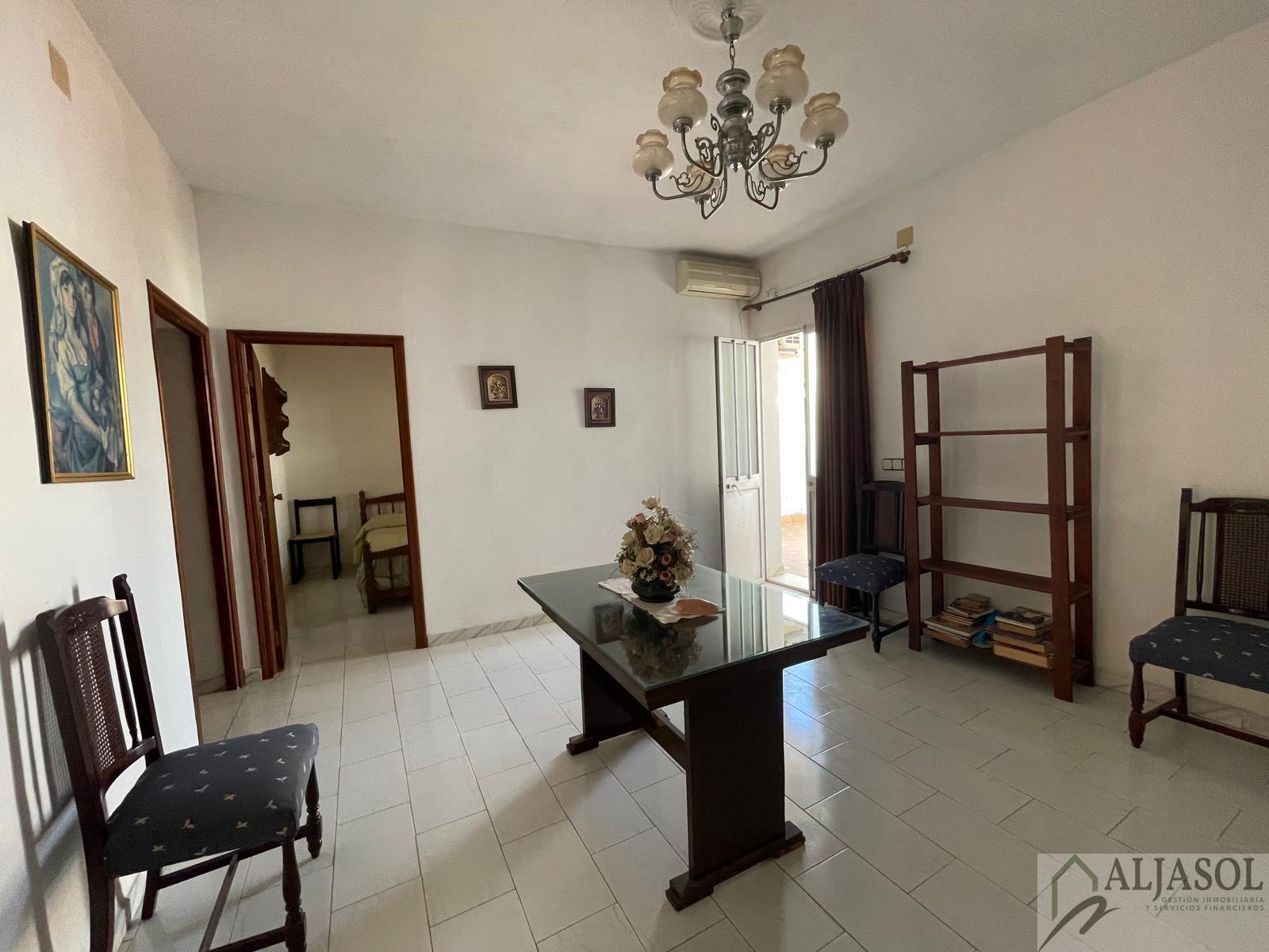 For sale of house in Salteras