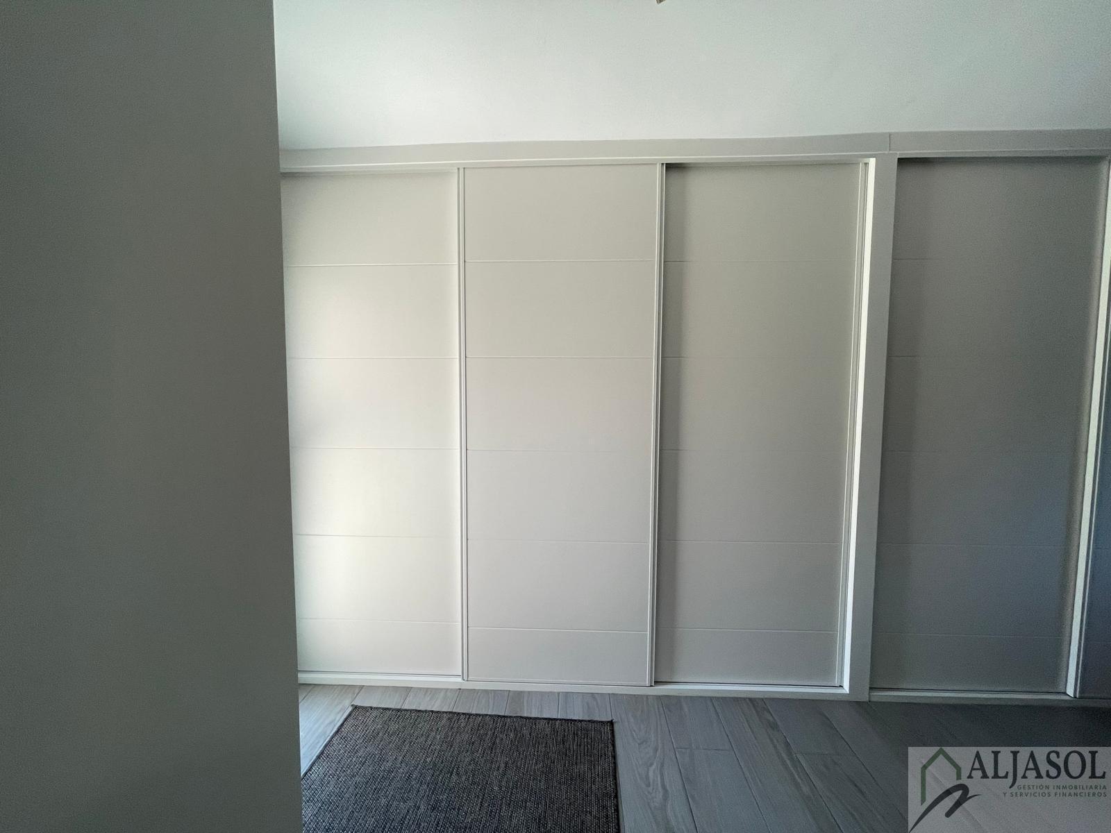 For sale of chalet in Palomares del Río