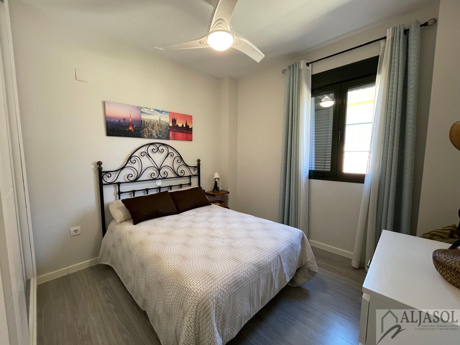 For sale of chalet in Palomares del Río