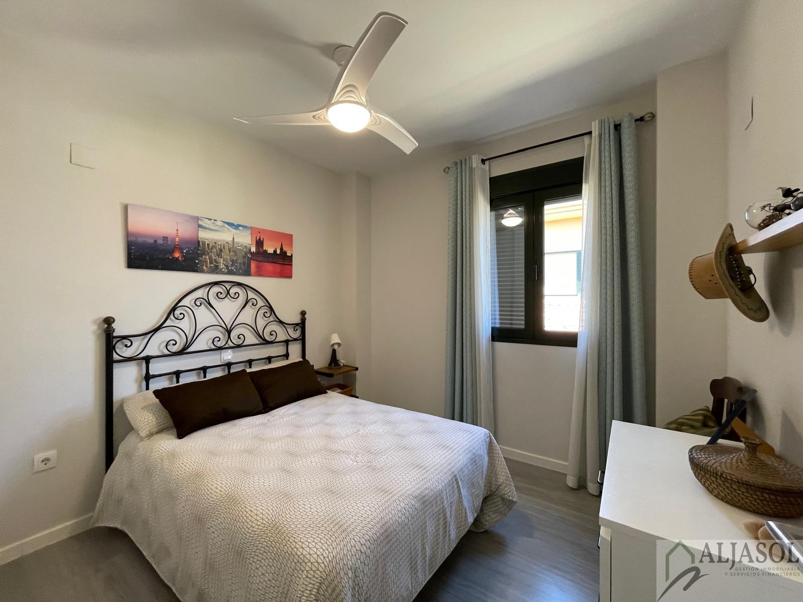 For sale of chalet in Palomares del Río