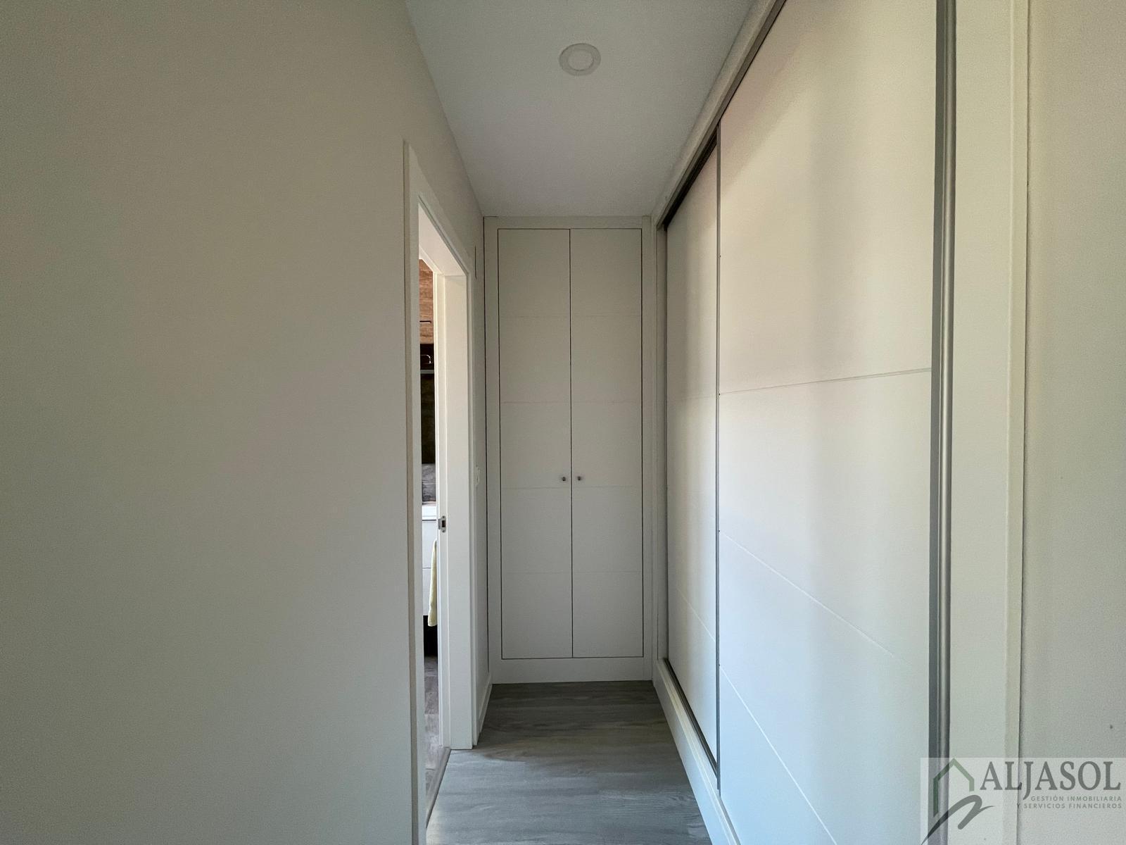 For sale of chalet in Palomares del Río