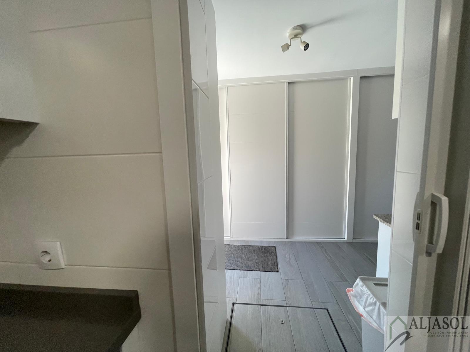 For sale of chalet in Palomares del Río