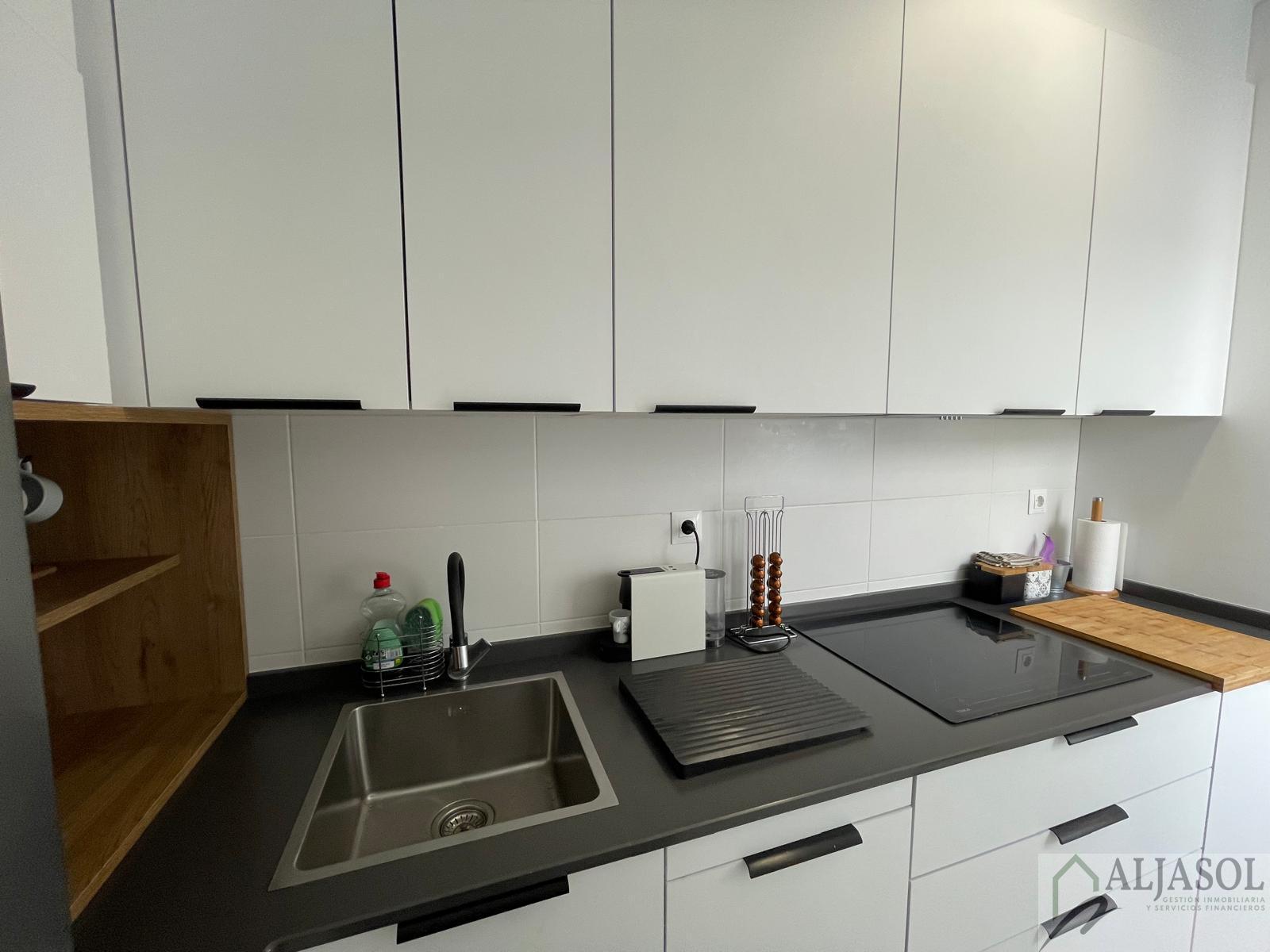 For sale of flat in Gines