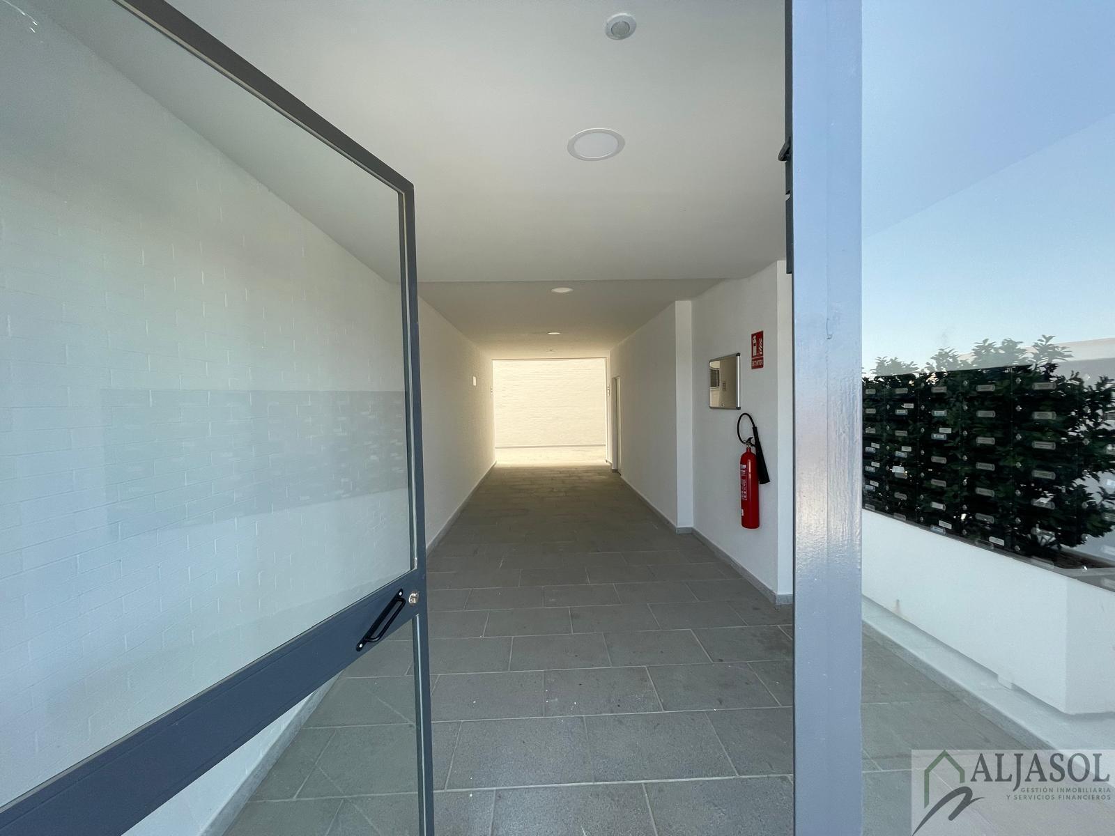 For sale of flat in Gines