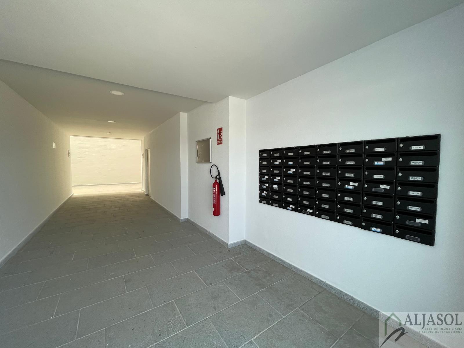 For sale of flat in Gines