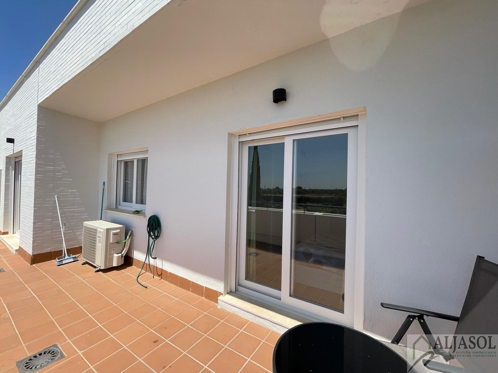 For sale of flat in Gines