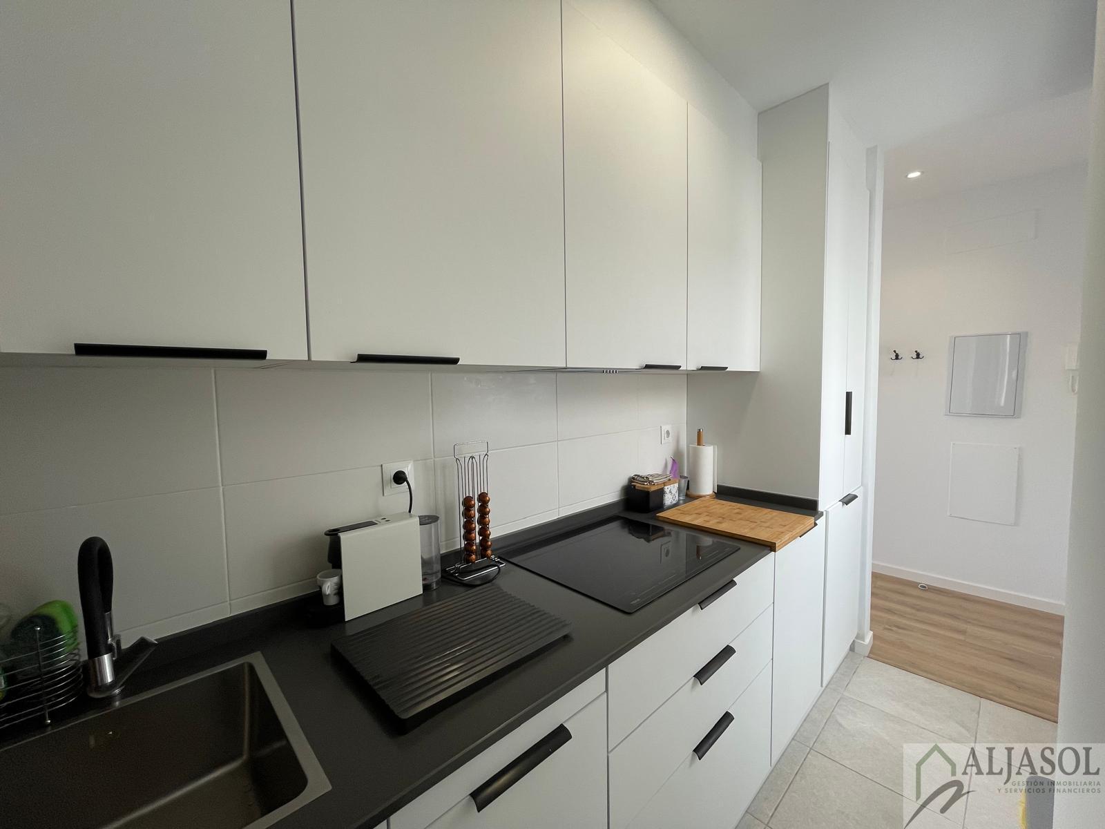 For sale of flat in Gines