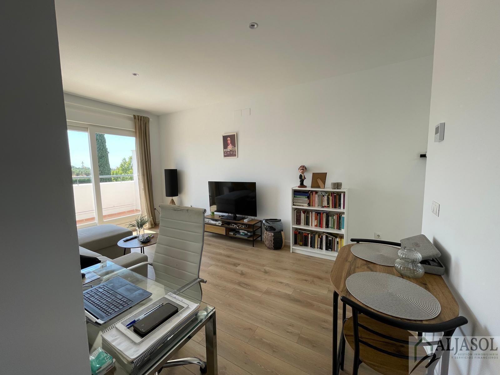 For sale of flat in Gines