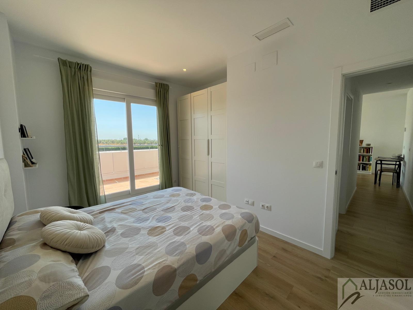 For sale of flat in Gines