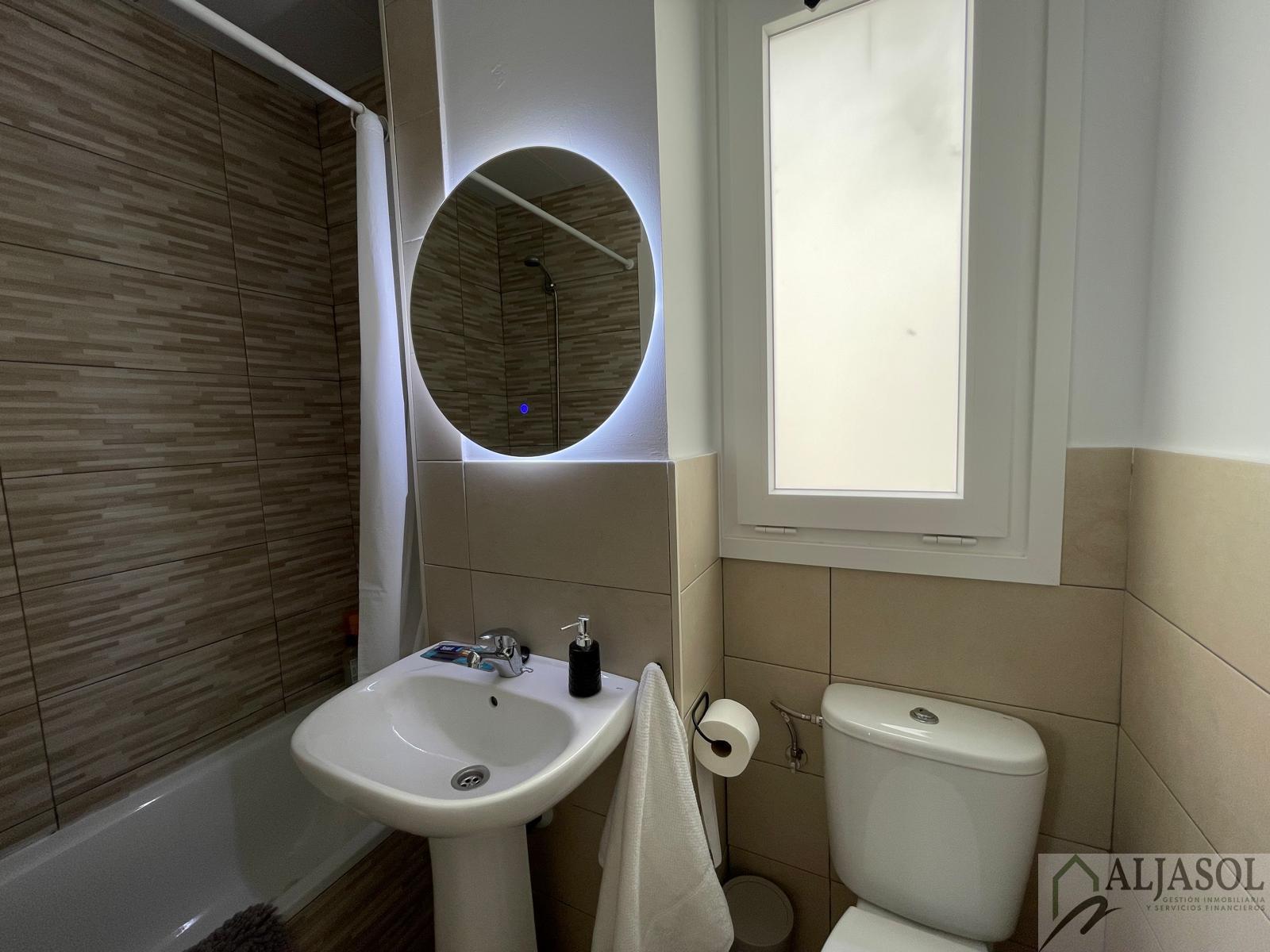 For sale of flat in Gines