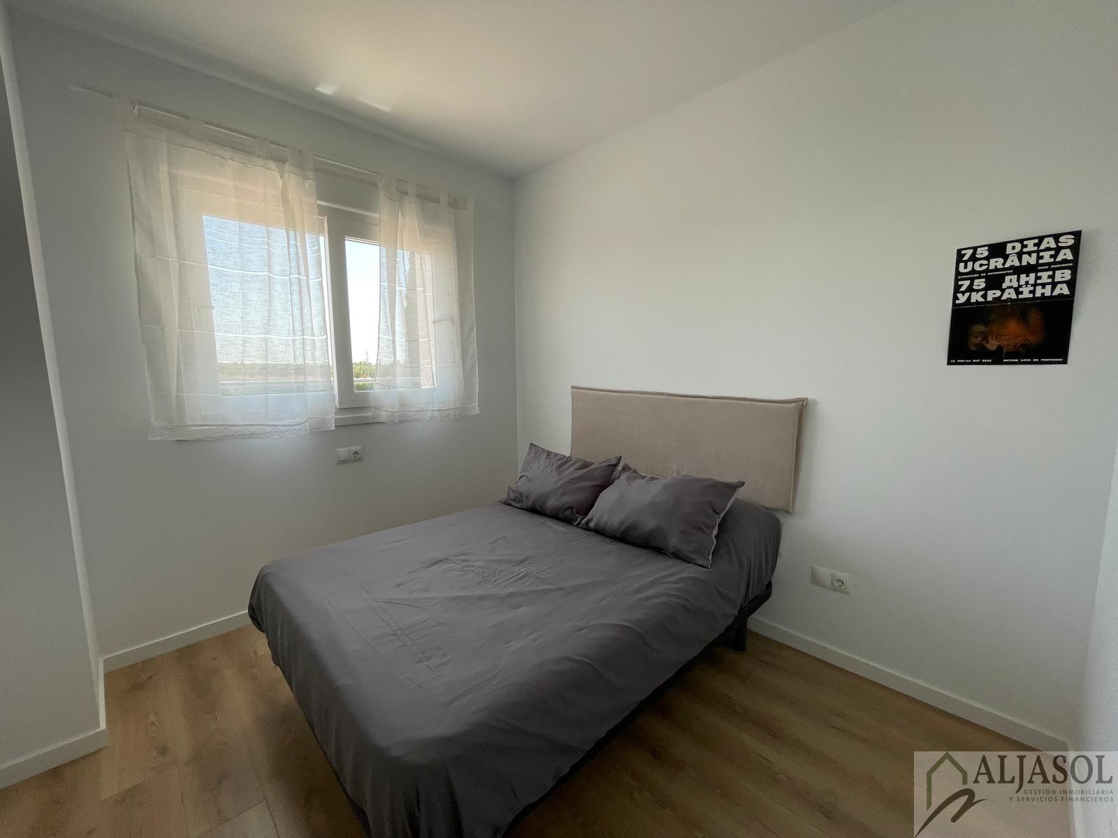 For sale of flat in Gines