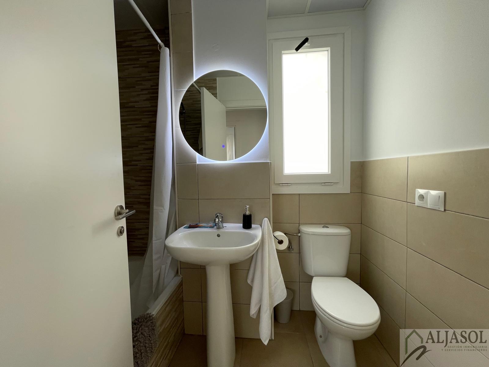 For sale of flat in Gines