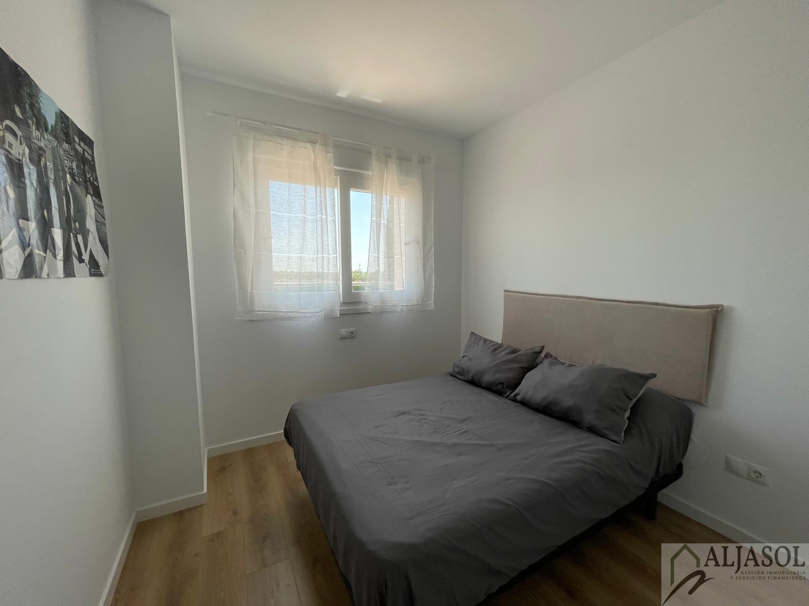 For sale of flat in Gines