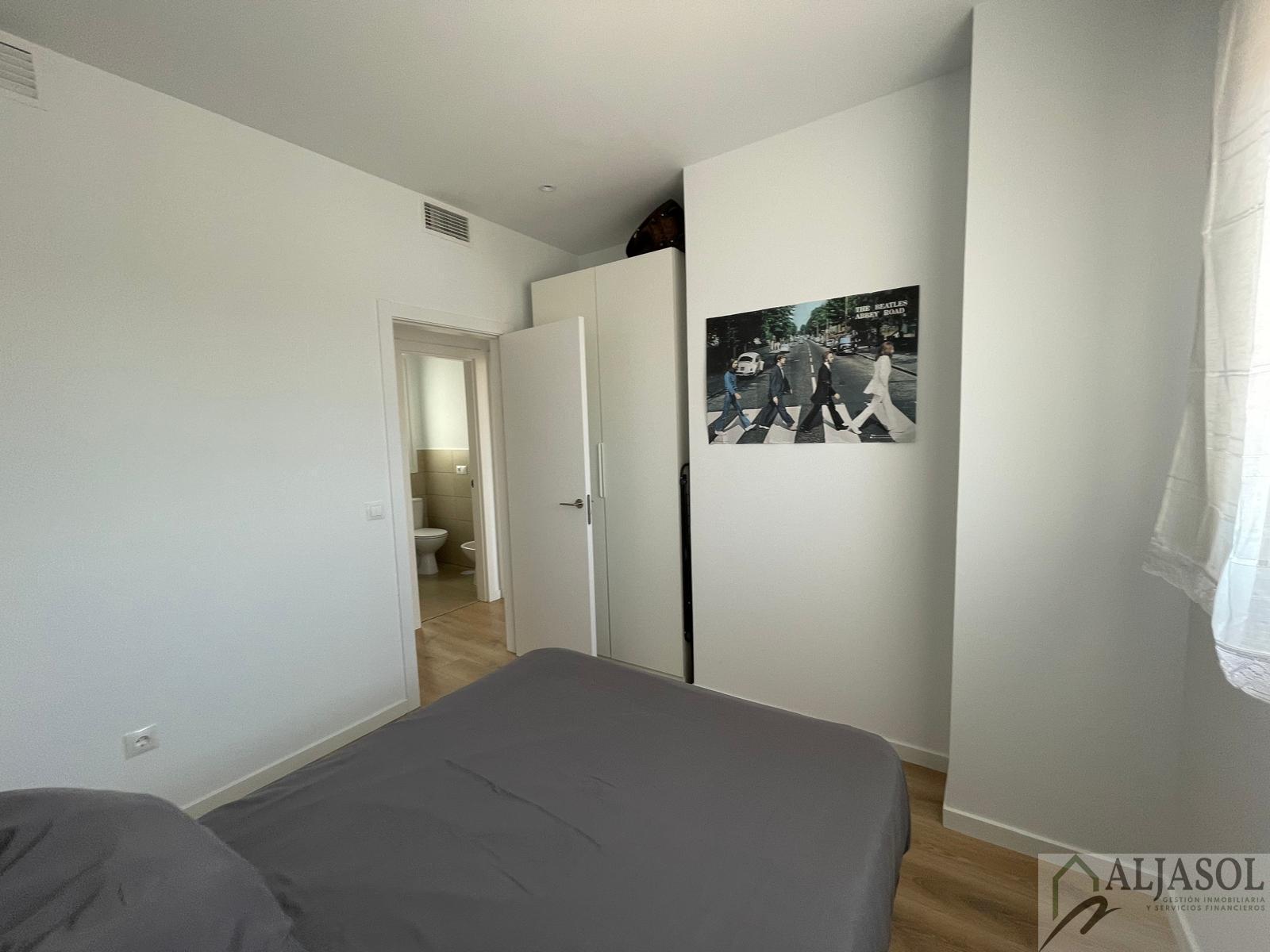 For sale of flat in Gines