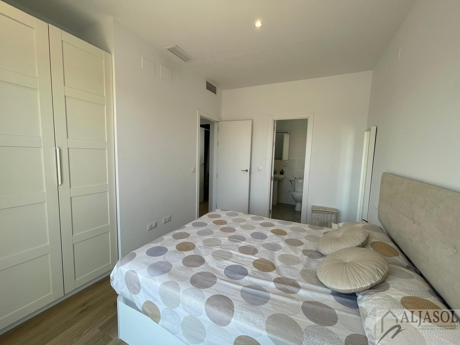 For sale of flat in Gines