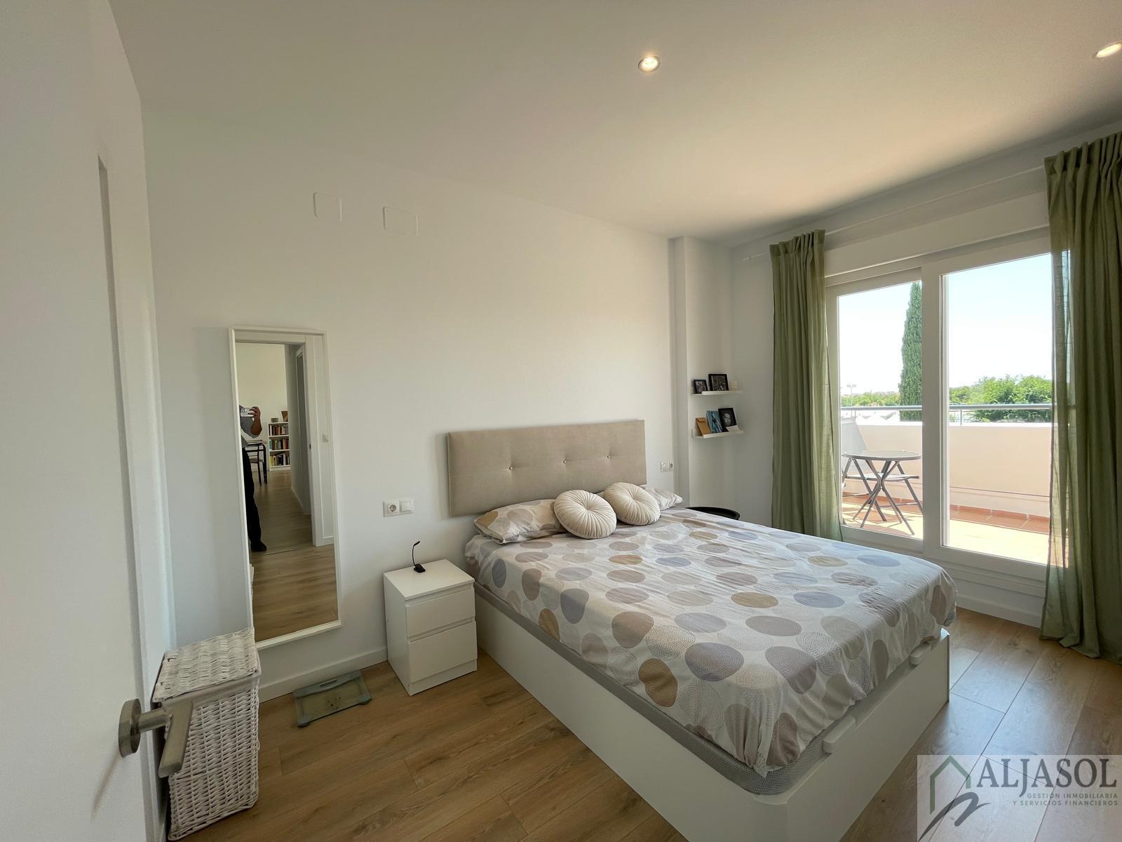 For sale of flat in Gines