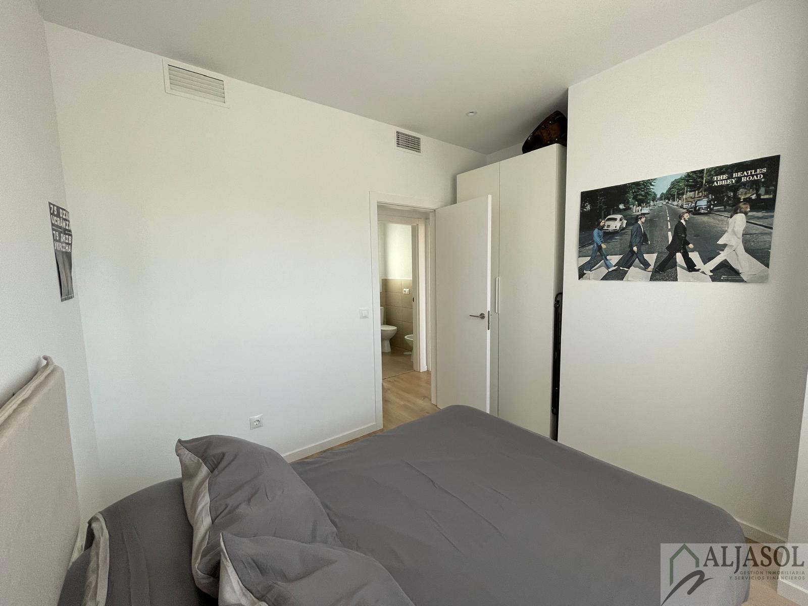 For sale of flat in Gines