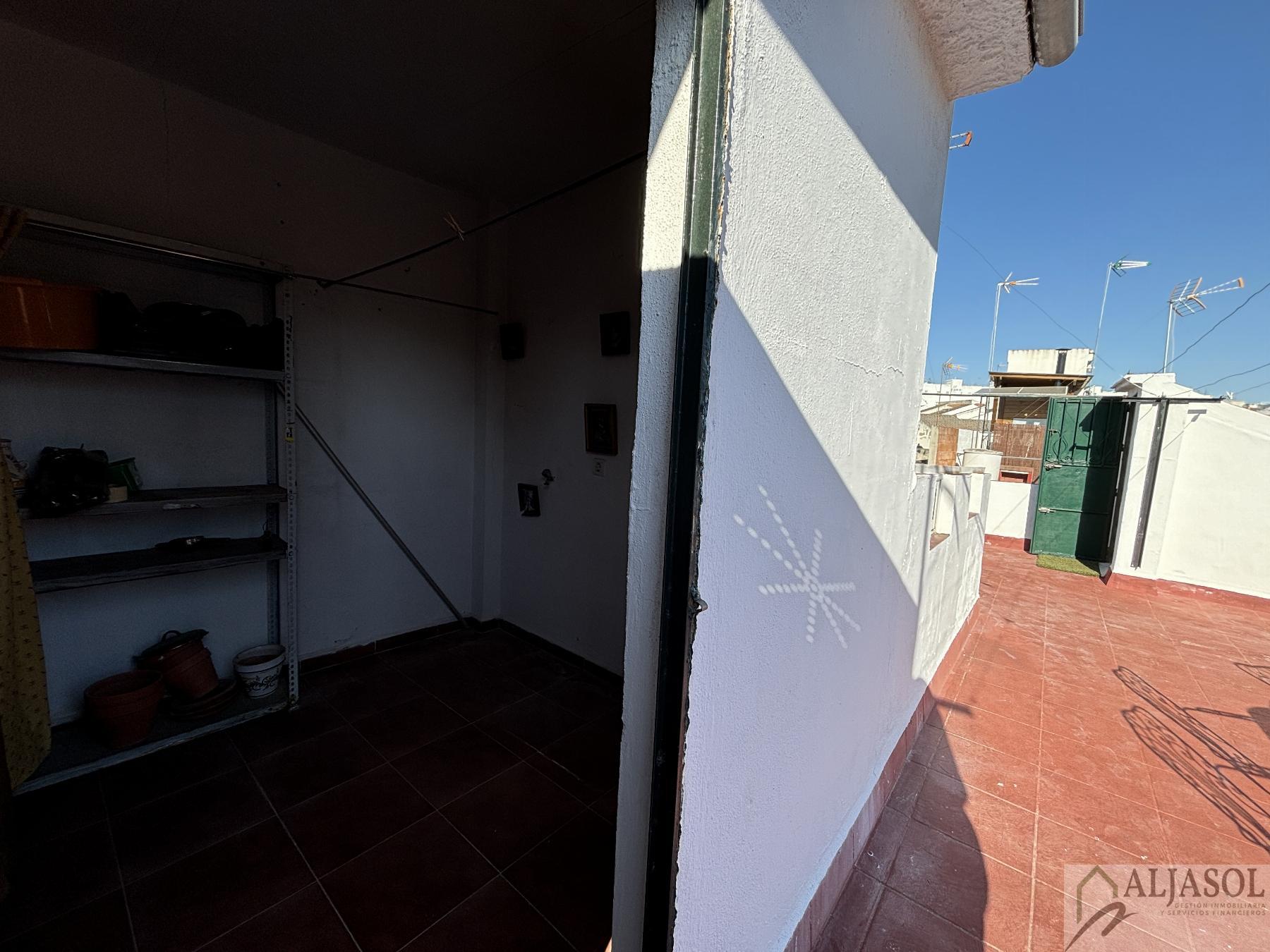 For sale of house in Castilleja de la Cuesta