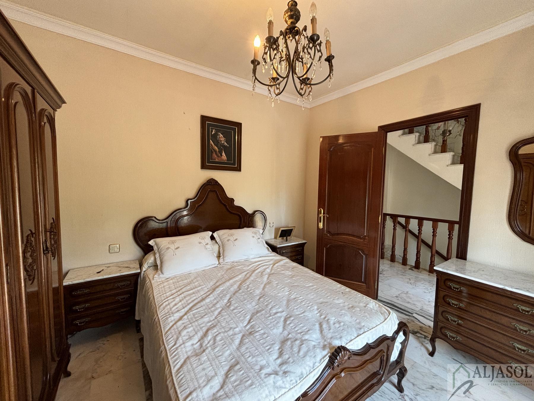 For sale of house in Castilleja de la Cuesta