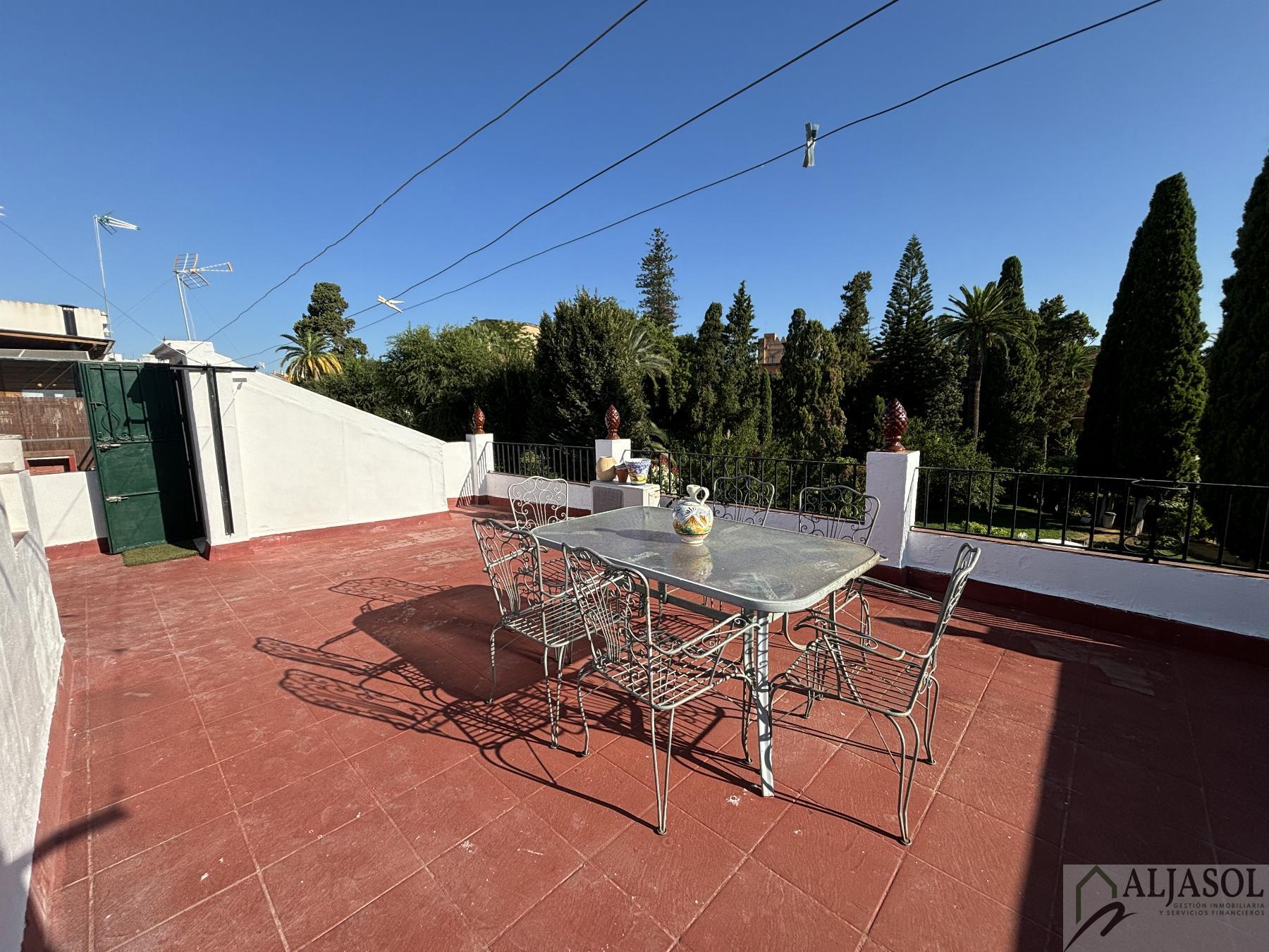 For sale of house in Castilleja de la Cuesta
