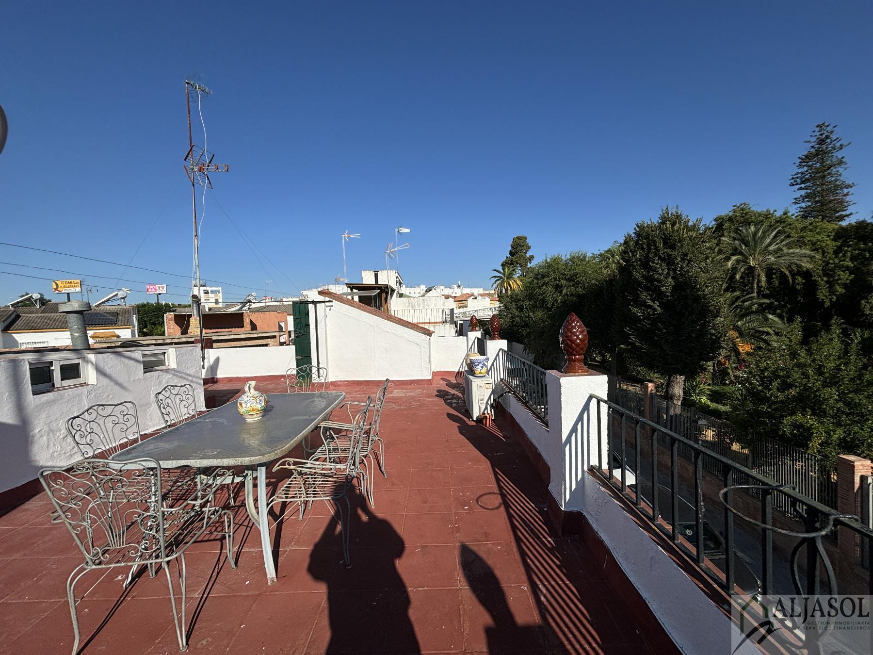 For sale of house in Castilleja de la Cuesta
