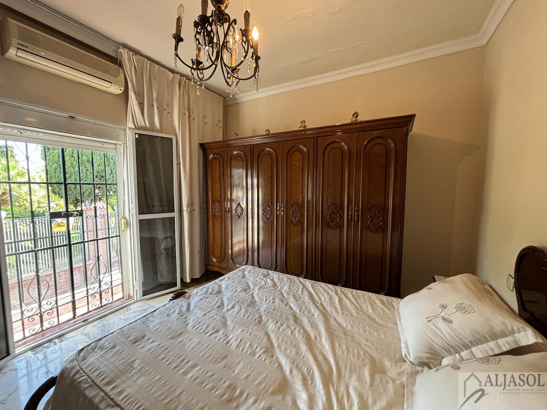 For sale of house in Castilleja de la Cuesta