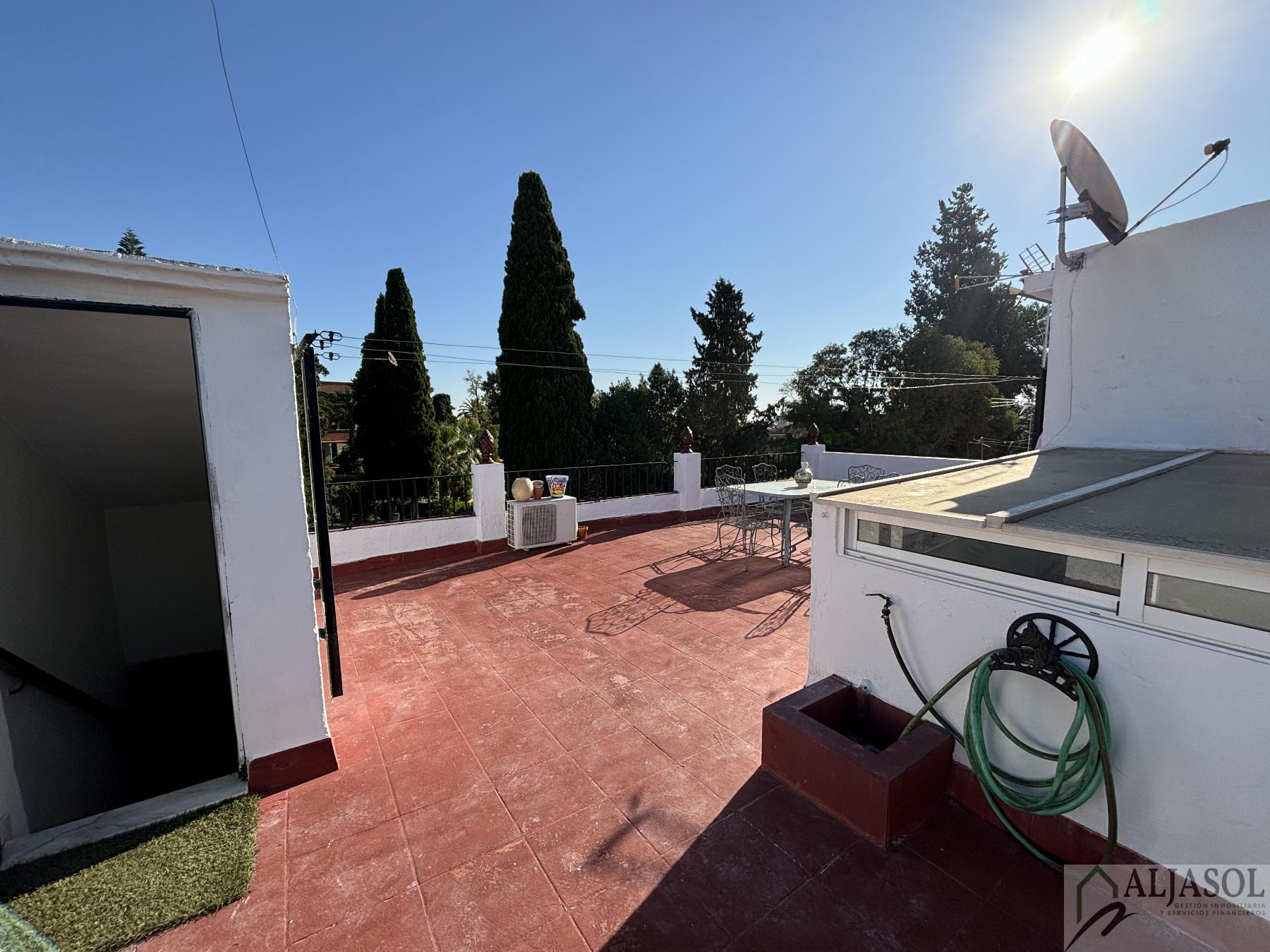 For sale of house in Castilleja de la Cuesta