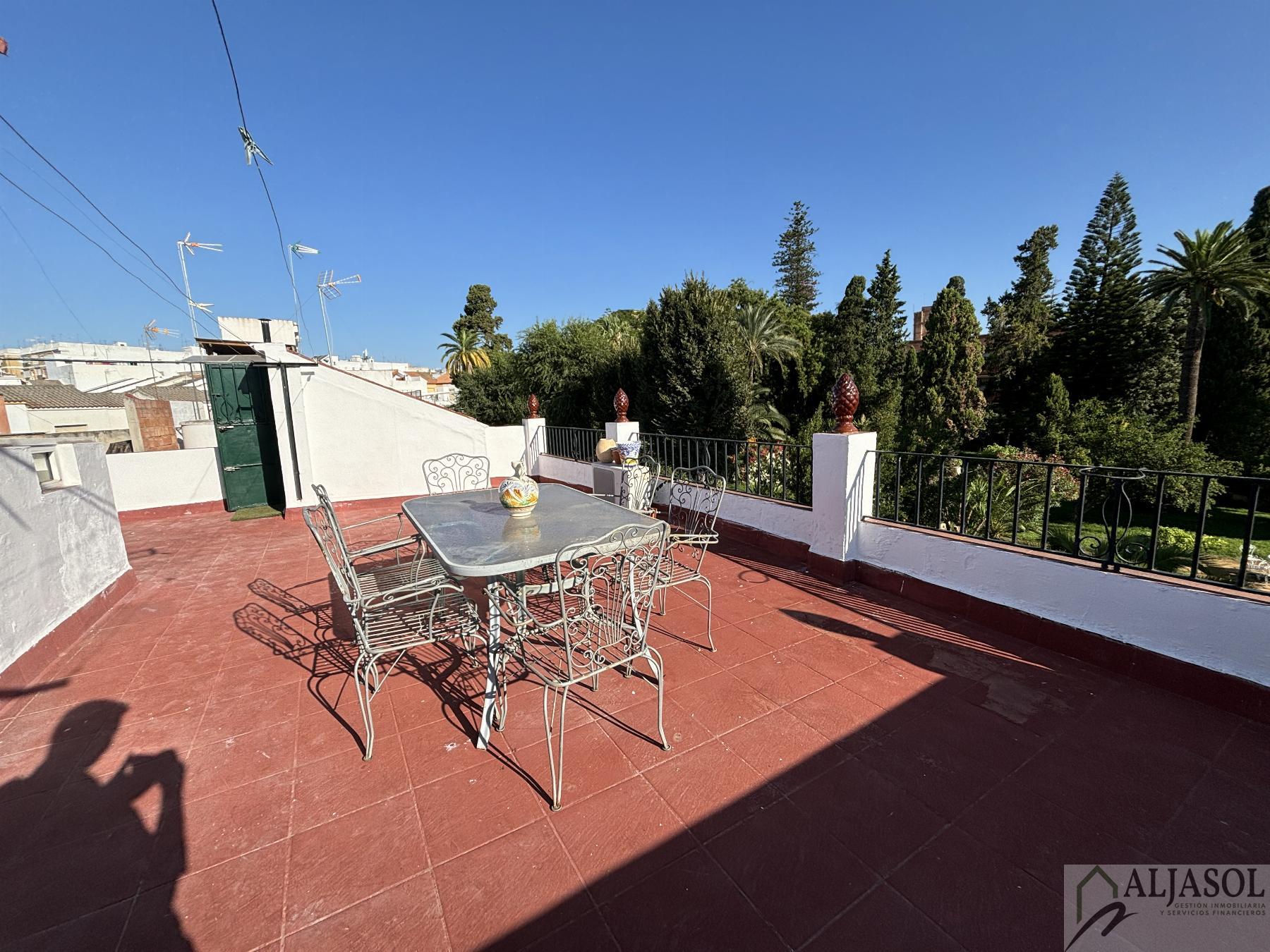 For sale of house in Castilleja de la Cuesta