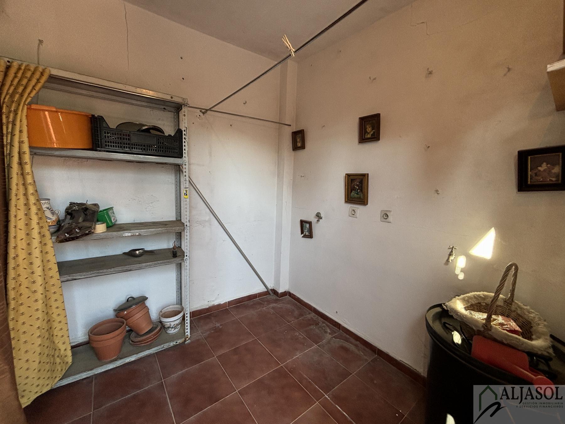 For sale of house in Castilleja de la Cuesta