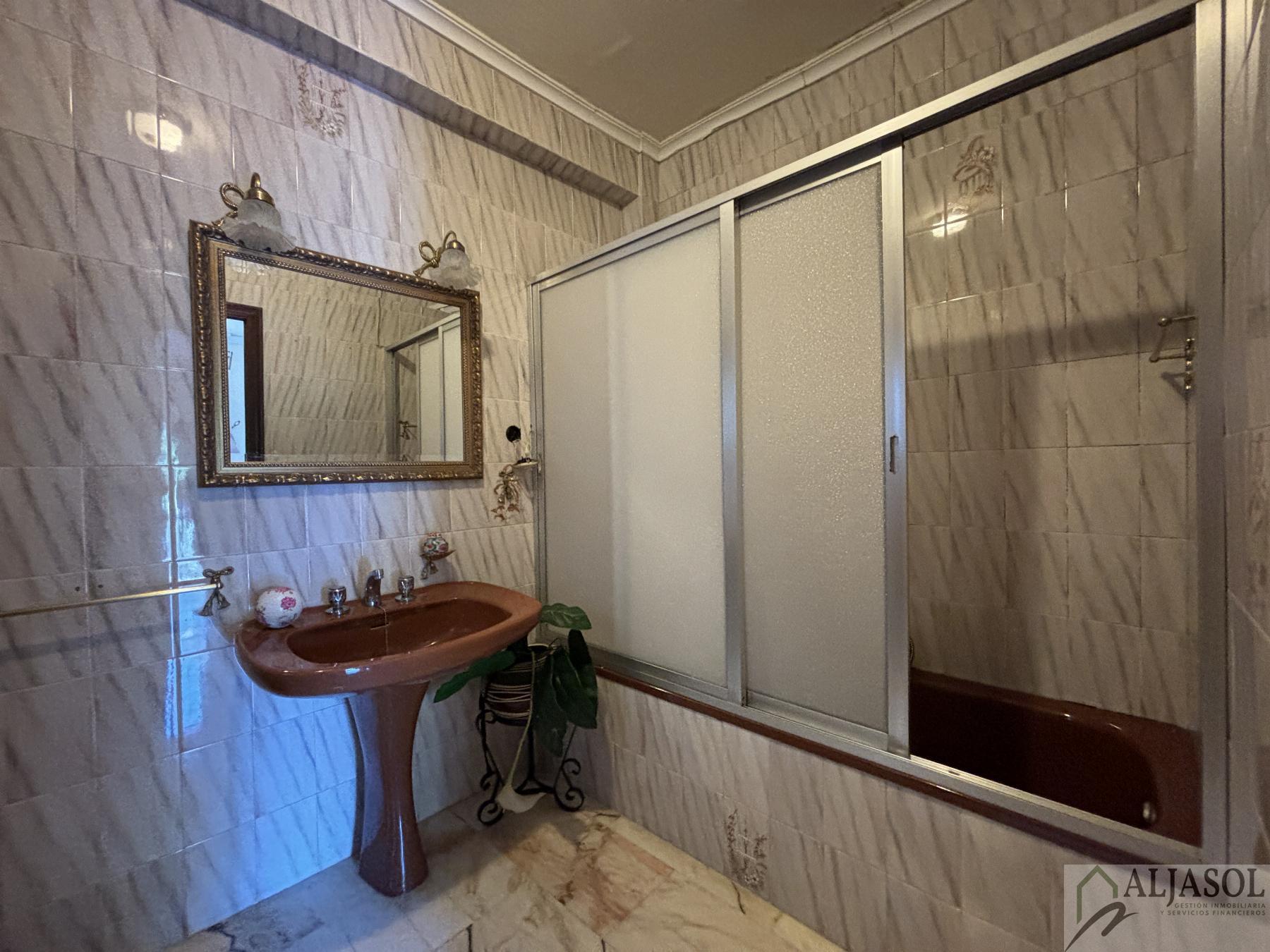 For sale of house in Castilleja de la Cuesta