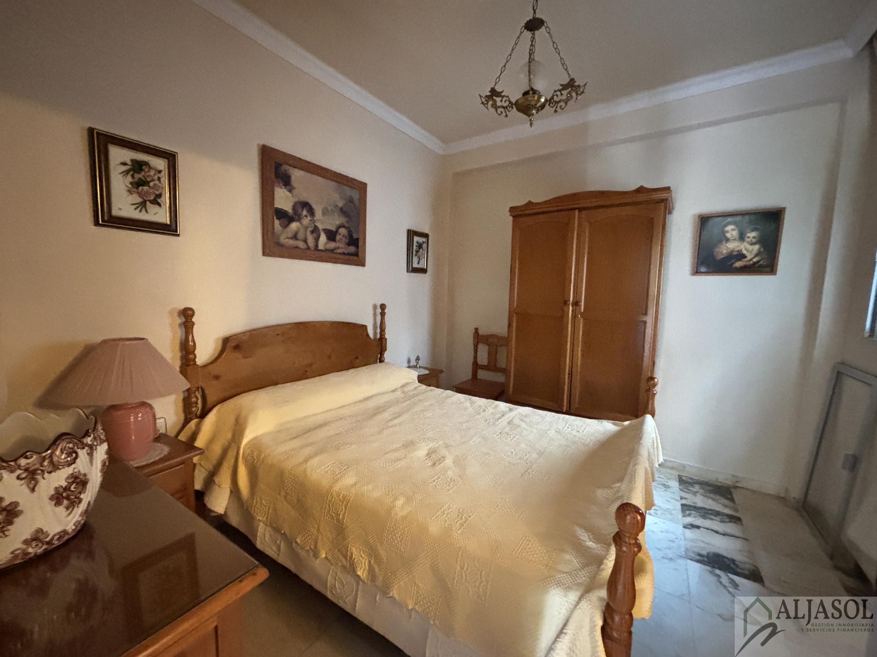 For sale of house in Castilleja de la Cuesta