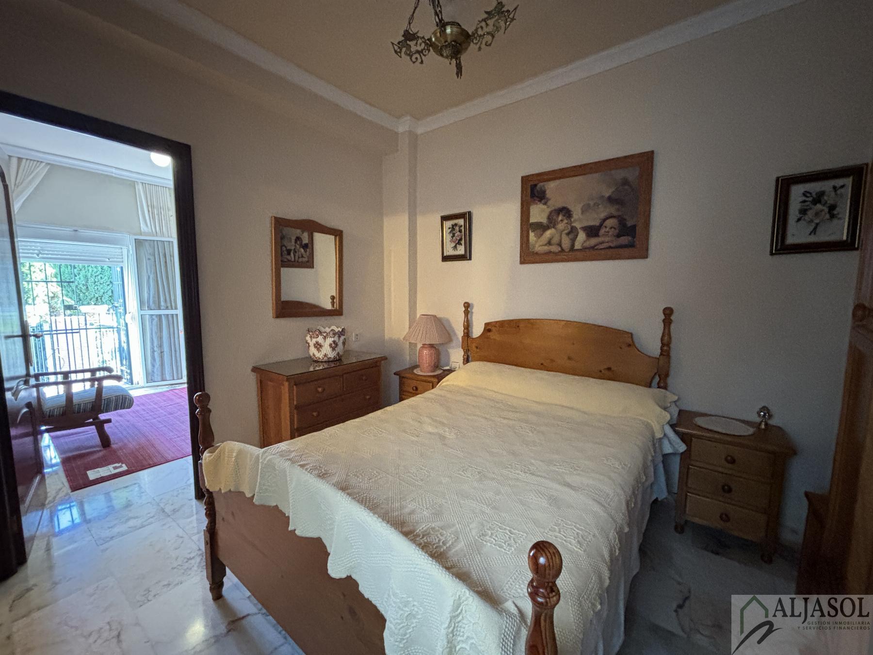 For sale of house in Castilleja de la Cuesta