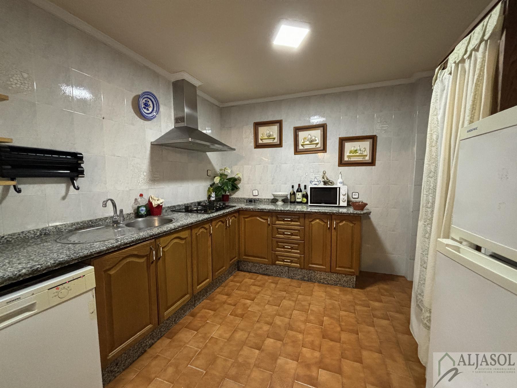 For sale of house in Castilleja de la Cuesta