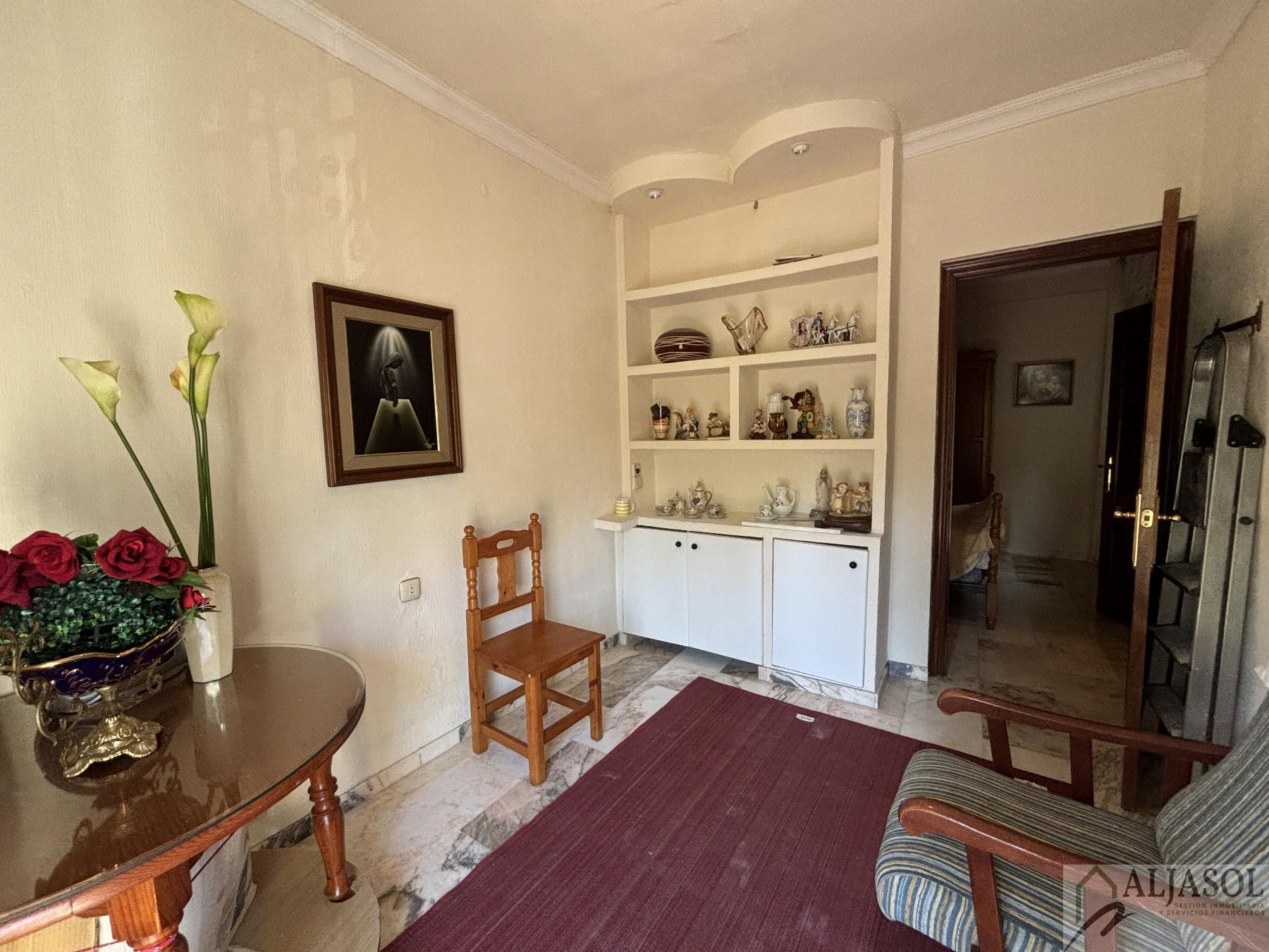 For sale of house in Castilleja de la Cuesta