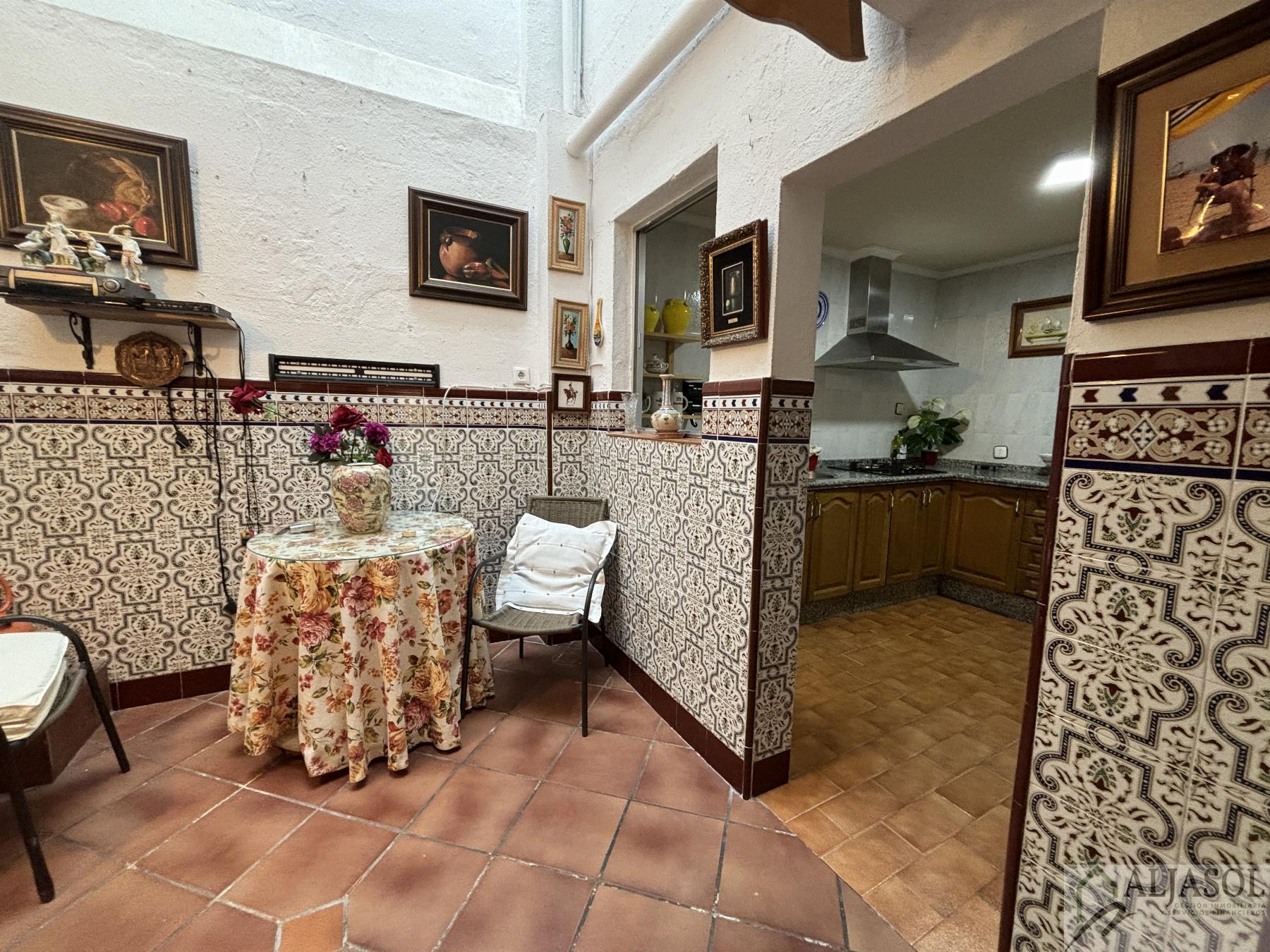 For sale of house in Castilleja de la Cuesta