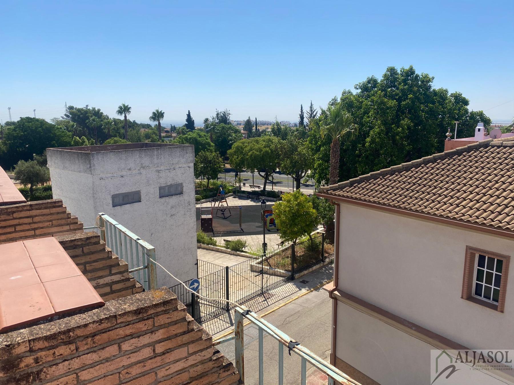 For sale of duplex in Guillena