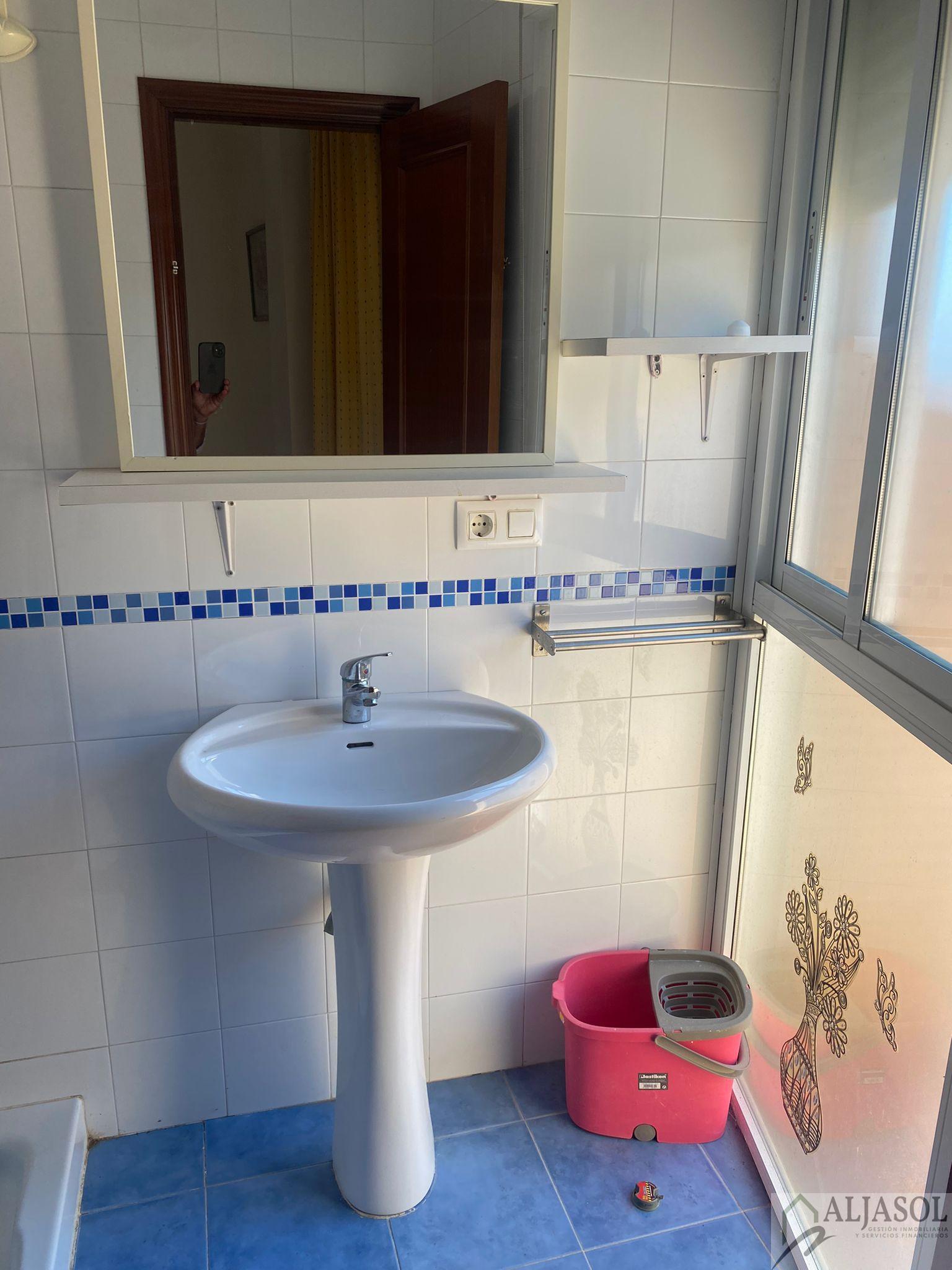 For sale of duplex in Guillena