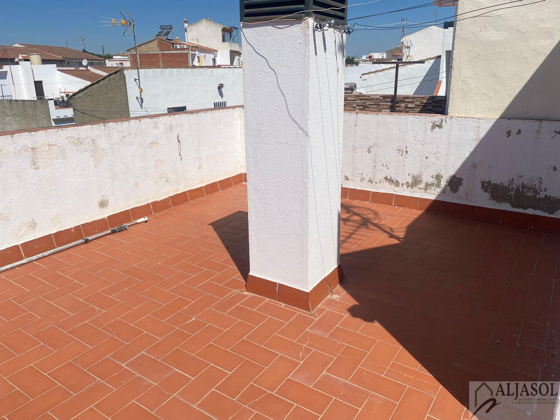 For sale of duplex in Guillena