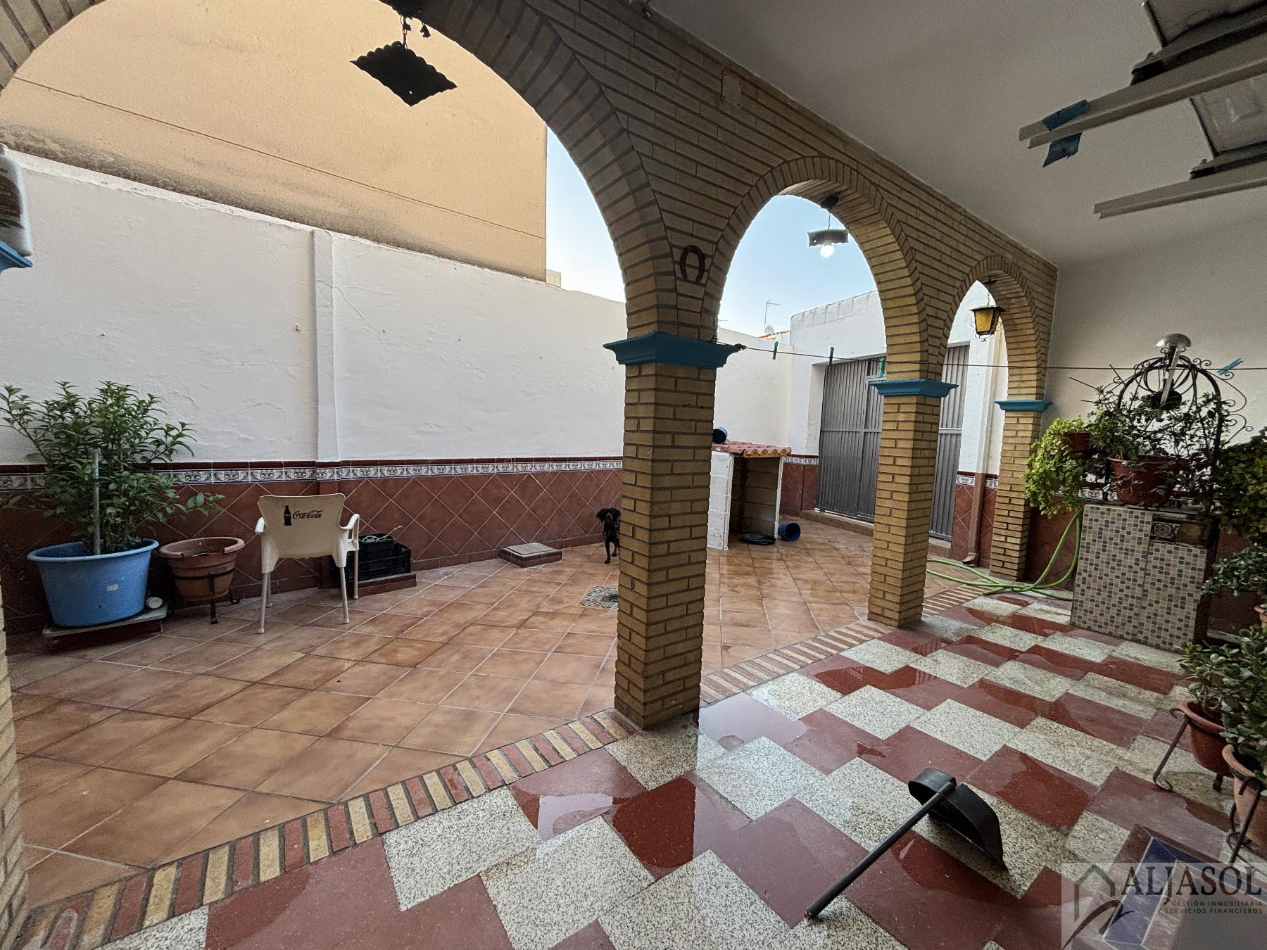 For sale of house in Bollullos de la Mitación