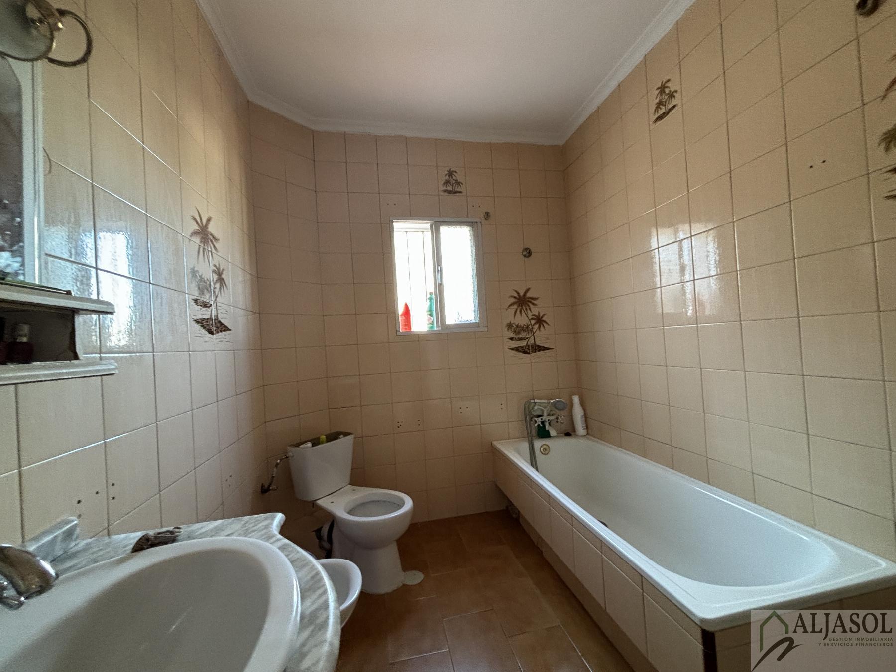 For sale of house in Bollullos de la Mitación