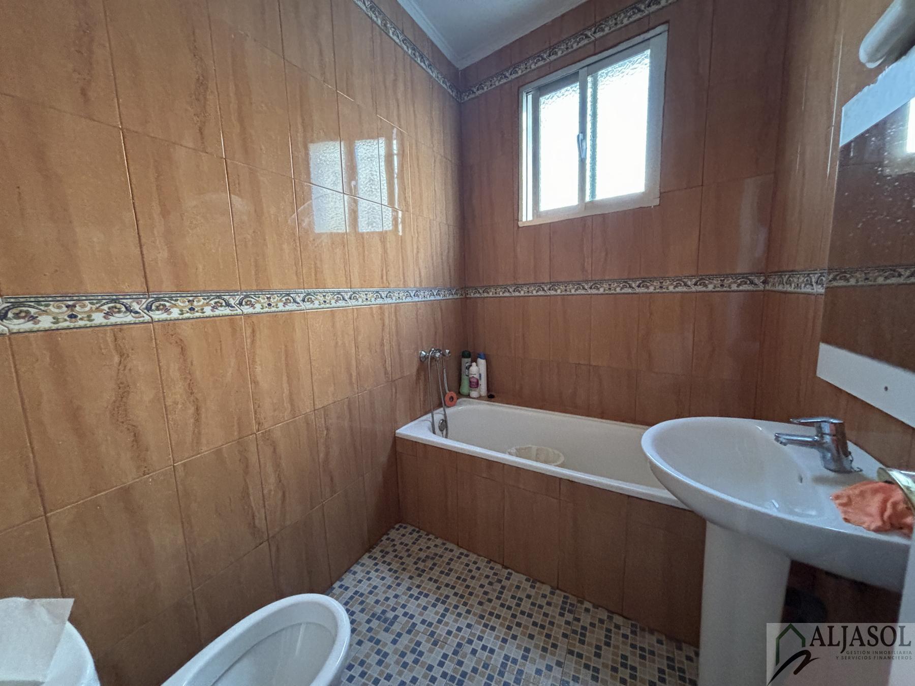 For sale of house in Bollullos de la Mitación