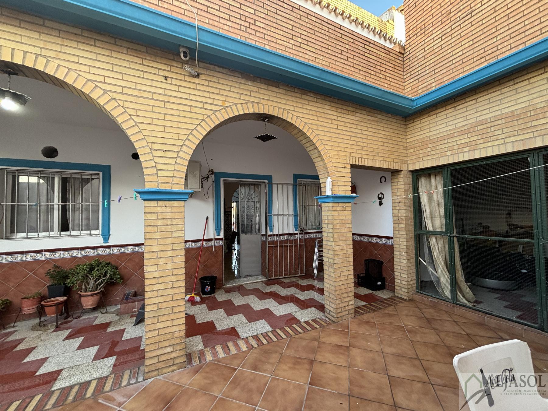 For sale of house in Bollullos de la Mitación